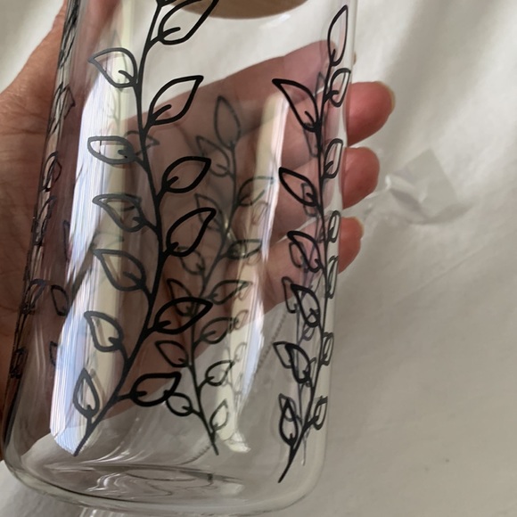 Beer Can Glasses with Lids Leaf Pattern Design - 16 OZ - Picture 2 of 6